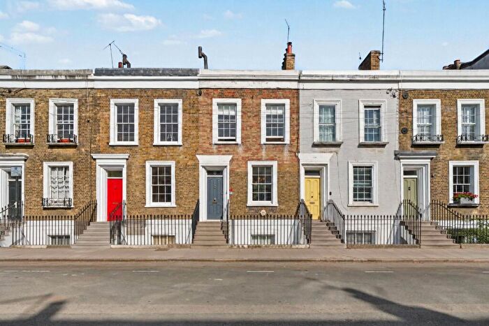 2 Bedroom Terraced House For Sale In Arlington Avenue, Islington, London, N1