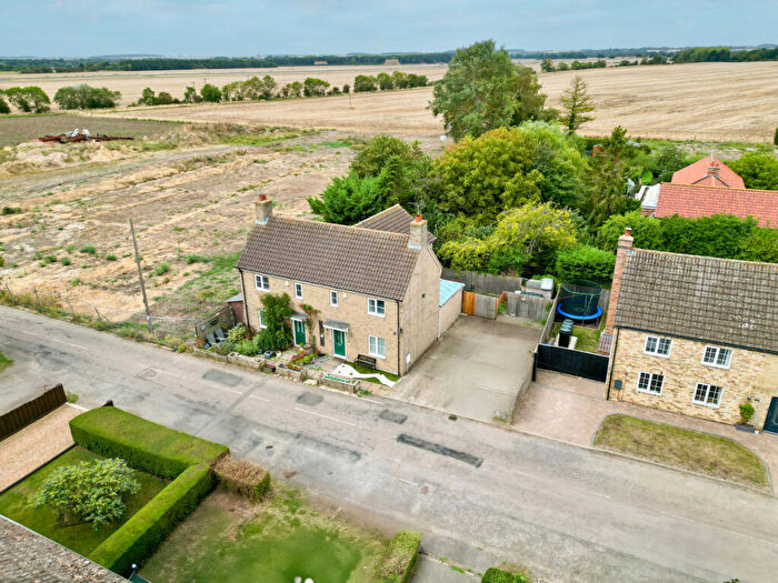 3 Bedroom Semi-Detached House For Sale In Pingle Bank, Holme, PE7