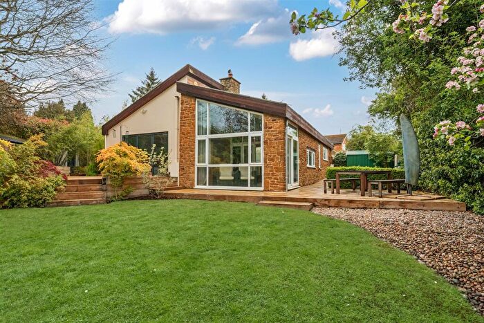 6 Bedroom Detached Bungalow For Sale In Bricketts Lane, Flore, Northampton, NN7