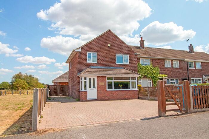 3 Bedroom End Of Terrace House For Sale In Grange Avenue, Misterton, DN10
