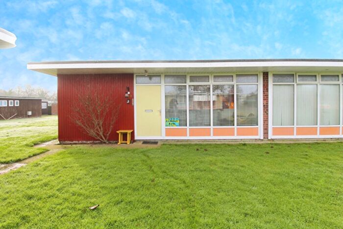 2 Bedroom Park Home For Sale In Broadside Chalet Park, Stalham, Norfolk, NR12