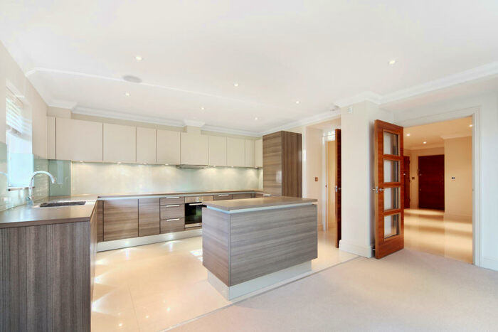 2 Bedroom Apartment To Rent In Gower Road, Weybridge, KT13