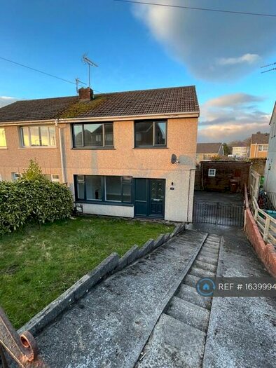 3 Bedroom Semi-Detached House To Rent In Trilwm, Trimsaran, Kidwelly, SA17