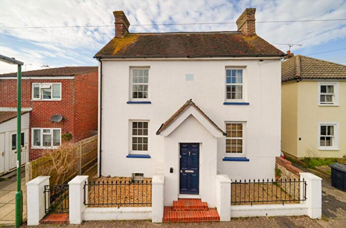 3 Bedroom Detached House For Sale In Victoria Road, Chichester, PO19