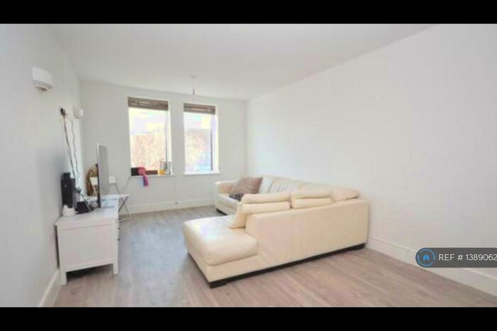 1 Bedroom Flat To Rent In The Barbican, Farnham, GU9