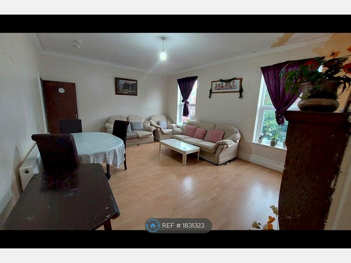 4 Bedroom Flat To Rent In Above Great Clowes Street, Salford, M7