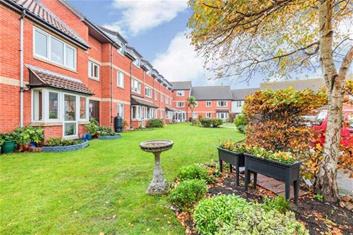 2 Bedroom Retirement Property To Rent In George Street, Sheringham, NR26