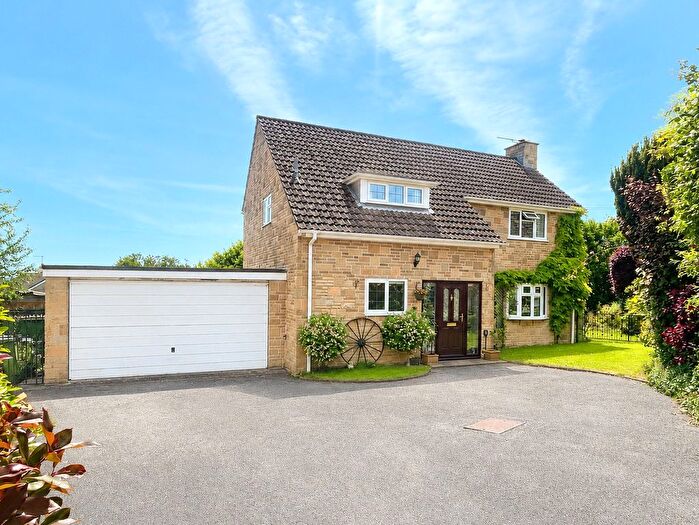 3 Bedroom Detached House For Sale In Rackclose Park, Chard, Somerset, TA20