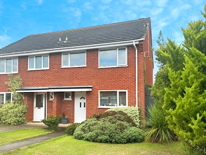 3 Bedroom Semi-Detached House For Sale In Westminster Road, Broughton, Chester, CH4