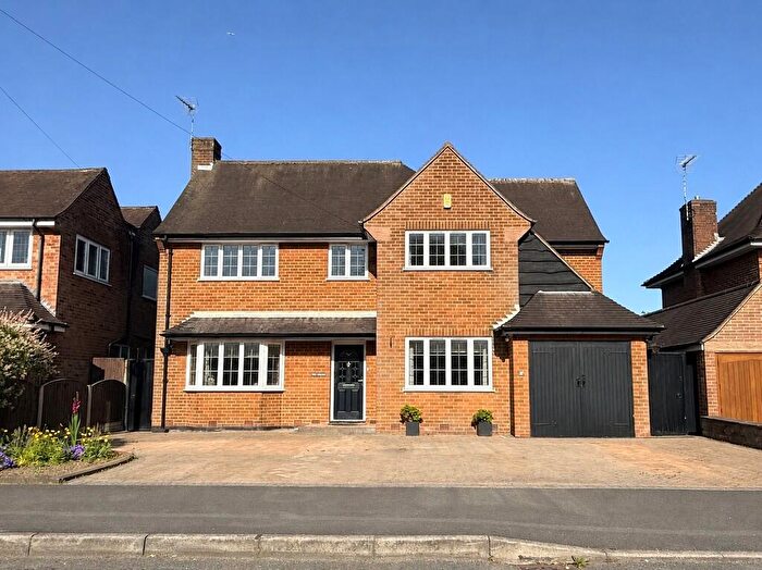 4 Bedroom Detached House For Sale In Chestnut Avenue, Mickleover, DE3