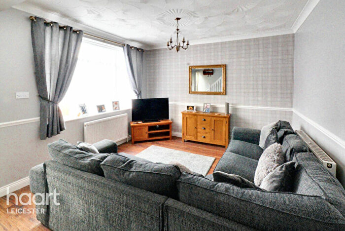 3 Bedroom Semi-Detached House For Sale In Averil Road, Leicester, LE5