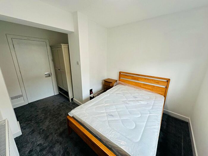 6 Bedroom Terraced House To Rent In Portland Road, Nottingham, Nottinghamshire, NG7