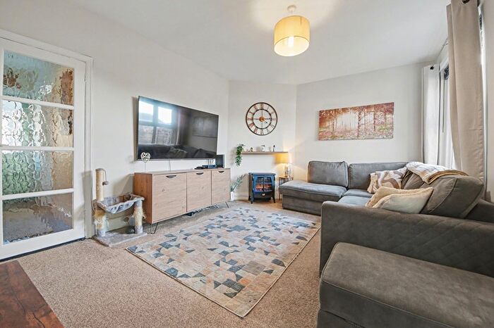 3 Bedroom Terraced House For Sale In Ludlow Road, Itchen, SO19