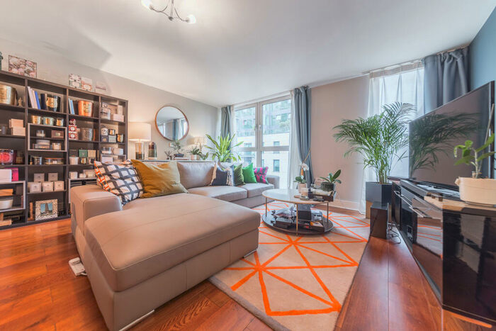 2 Bedroom Apartment To Rent In Westwood House, Millharbour, Canary Wharf, London, E14