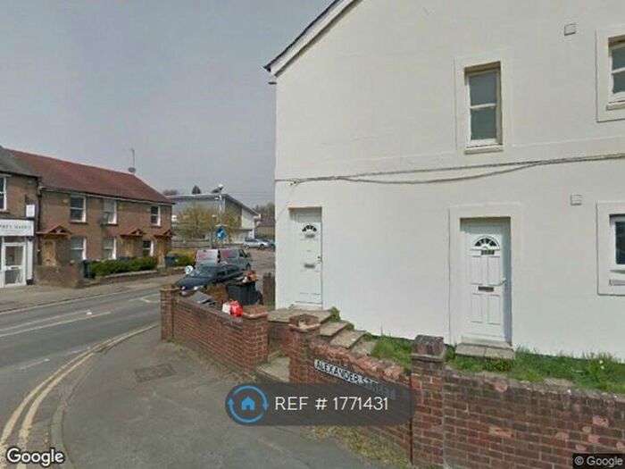 2 Bedroom Flat To Rent In Berkhampstead Road, Chesham, HP5