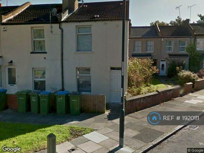 2 Bedroom Flat To Rent In Sutcliffe Road, London, SE18