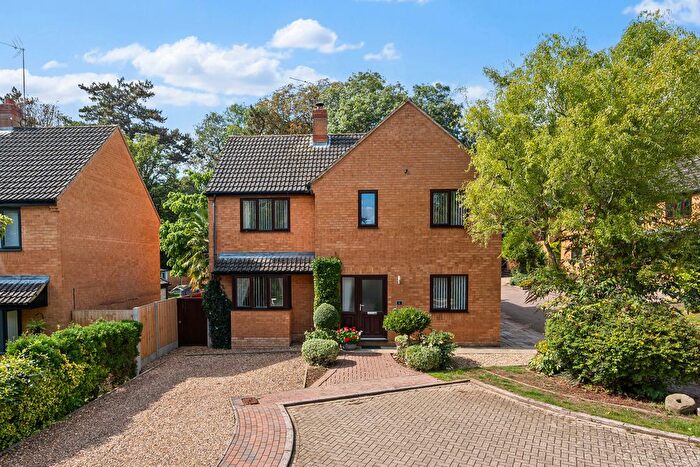 4 Bedroom Detached House For Sale In Watermill Close, Kettering, NN14
