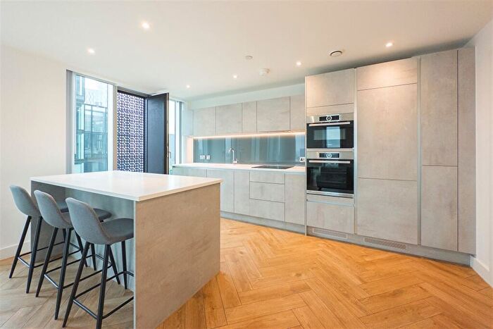 2 Bedroom Apartment To Rent In Elizabeth Tower, M15