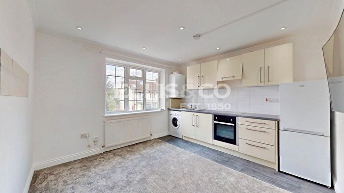 1 Bedroom Flat To Rent In Thorn Close, Northolt, UB5