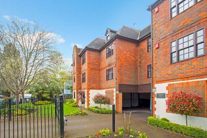 1 Bedroom Flat To Rent In Princes Road, Weybridge, KT13