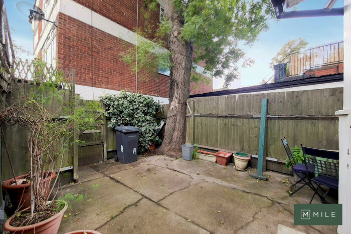 1 Bedroom Ground Flat To Rent In Cricklewood Lane, London, NW2