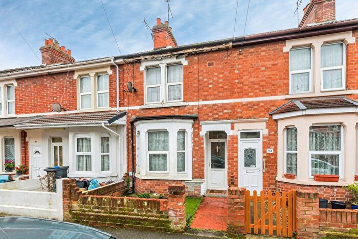 2 Bedroom Terraced House For Sale In Graham Street, Swindon, Wiltshire, SN1