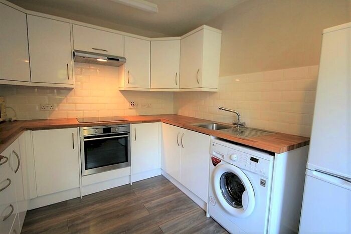 2 Bedroom Apartment To Rent In Admirals Court Rose Kiln Lane, Reading, Berkshire, RG1