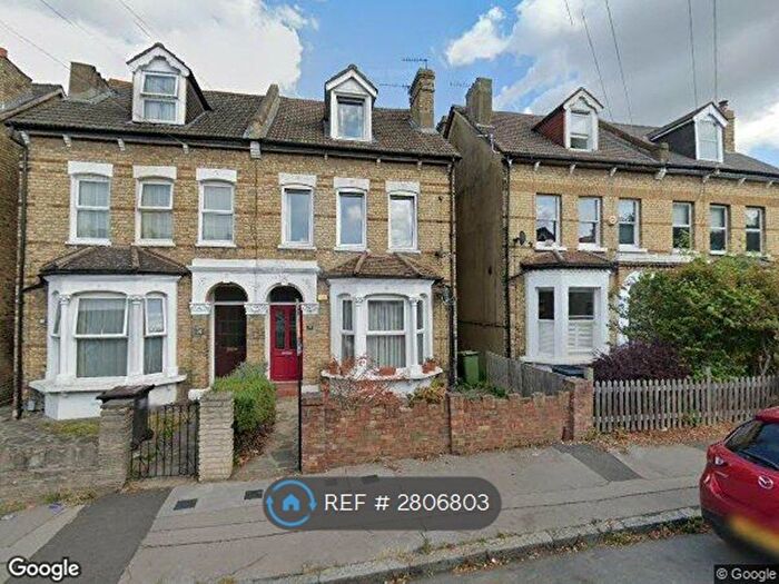 2 Bedroom Flat To Rent In Penge, London, SE20