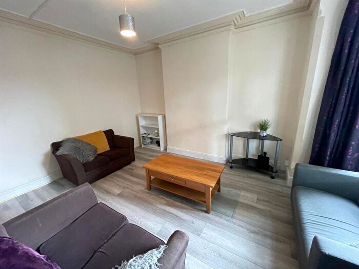 5 Bedroom Semi-Detached House To Rent In **£pppw Excl Bills** Lenton Boulevard, Lenton, NG7