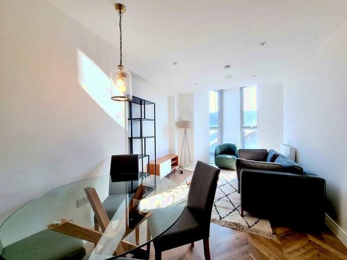 2 Bedroom Apartment To Rent In Lamberts House Briggate Leeds, LS1