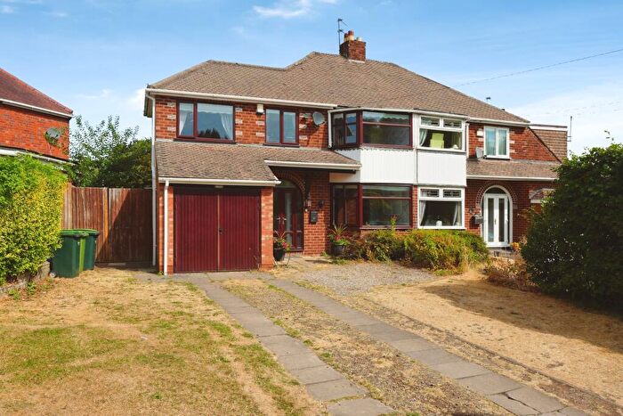 4 Bedroom Semi Detached House For Sale In Kingsway, Oldbury, B68