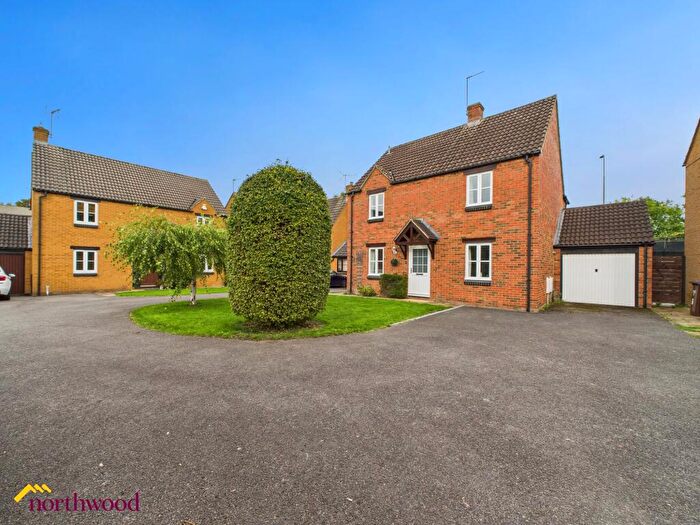 4 Bedroom Detached House To Rent In Warkworth Close, Banbury, OX16