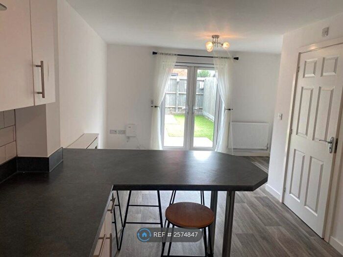 2 Bedroom End Of Terrace House To Rent In Lobelia Road, Bristol, BS16