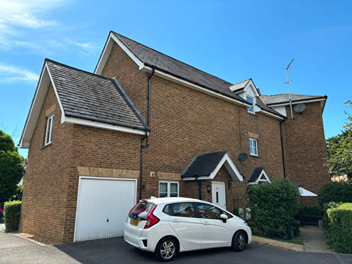 3 Bedroom Maisonette For Sale In Fourdrinier Way, Hemel Hempstead, HP3