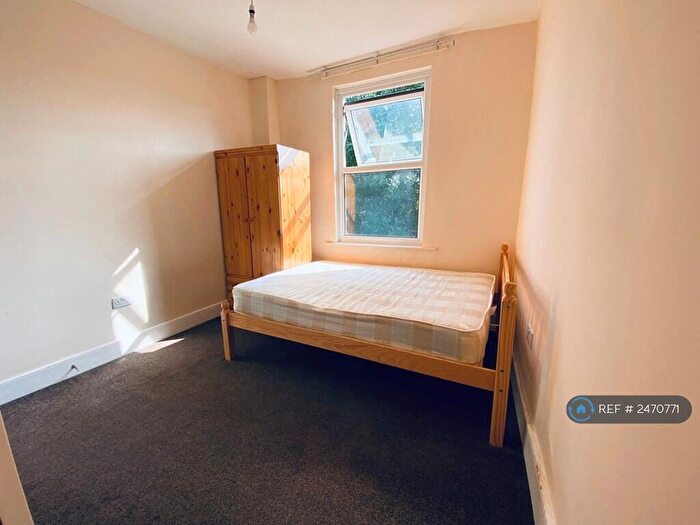 5 Bedroom Flat To Rent In Malden Road, London, NW5