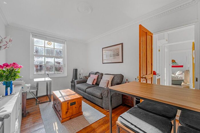 1 Bedroom Flat For Sale In Siddons Court, Tavistock Street, WC2E