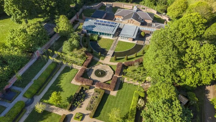 7 Bedroom Detached House To Rent In Foots Cray Place, Sidcup, DA14