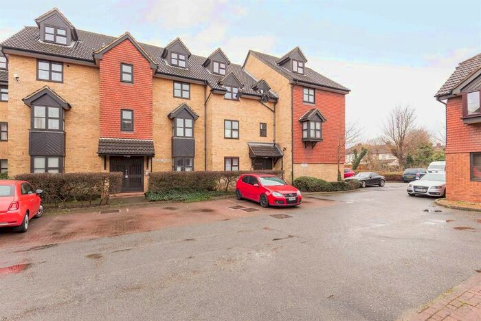 2 Bedroom Flat To Rent In Kingston Gardens, Beddington, Croydon, CR0