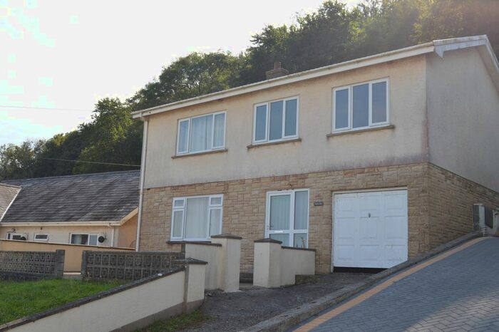 4 Bedroom Detached House To Rent In Pendine, Carmarthen, SA33