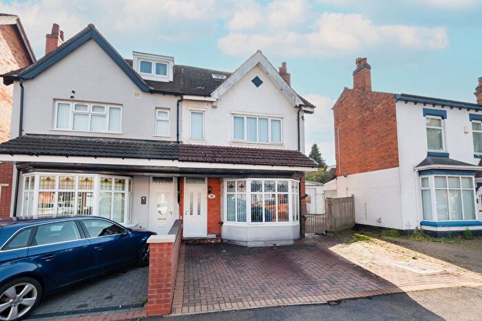 5 Bedroom Semi-detached House For Sale In Westfield Road, Acocks Green, Birmingham, West Midlands, B27