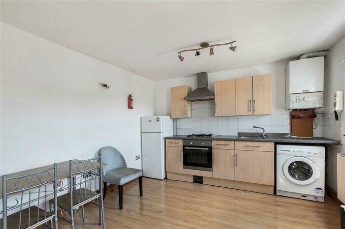 1 Bedroom Apartment To Rent In - Chatsworth Road, London, E5