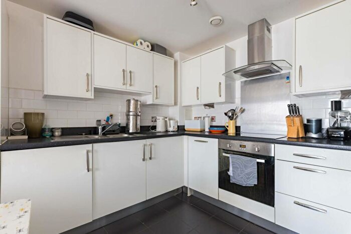 1 Bedroom Flat To Rent In William Beveridge House, Bow, London, E3