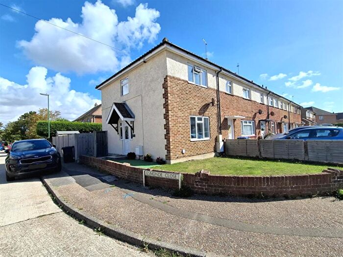 2 Bedroom End Of Terrace House For Sale In Esmonde Close, Littlehampton, Littlehampton, BN17