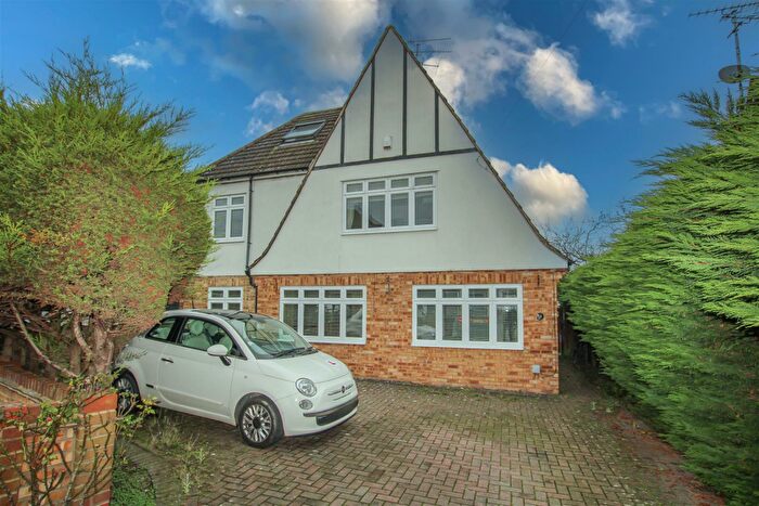 5 Bedroom Detached House For Sale In The Chase, Ingrave, Brentwood, CM13