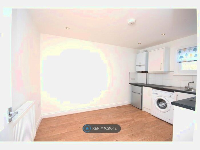 1 Bedroom Flat To Rent In Hayter Road, London, SW2