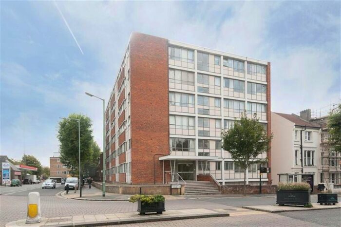 2 Bedroom Apartment To Rent In Goldstone Villas, Hove, BN3