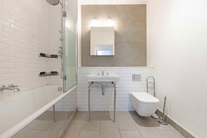1 Bedroom House To Rent In Carlow Street, Camden Road, NW1