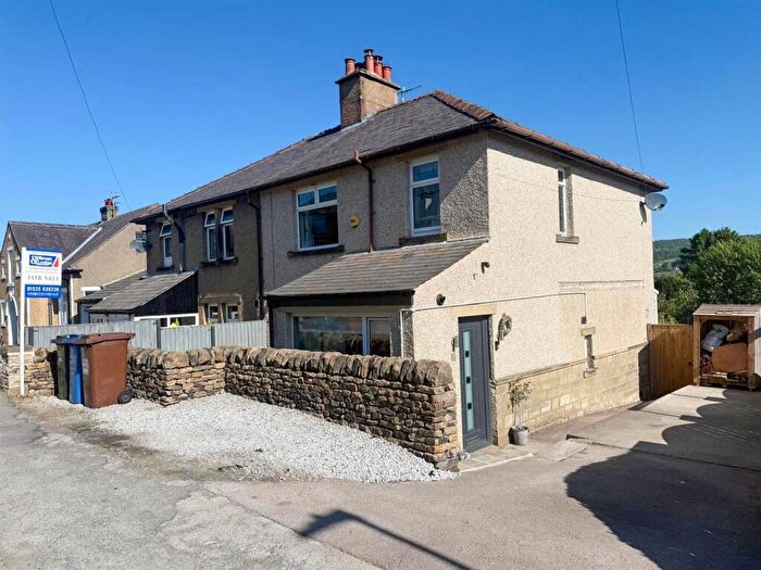 3 Bedroom Semi-Detached House For Sale In Bank Road, Cross Hills, BD20