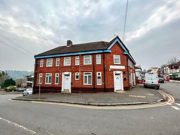 1 Bedroom Flat To Rent In Totteridge Road, High Wycombe, HP13