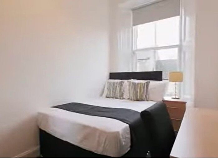 4 Bedroom Flat To Rent In Leven Street, Tollcross, Edinburgh, EH3